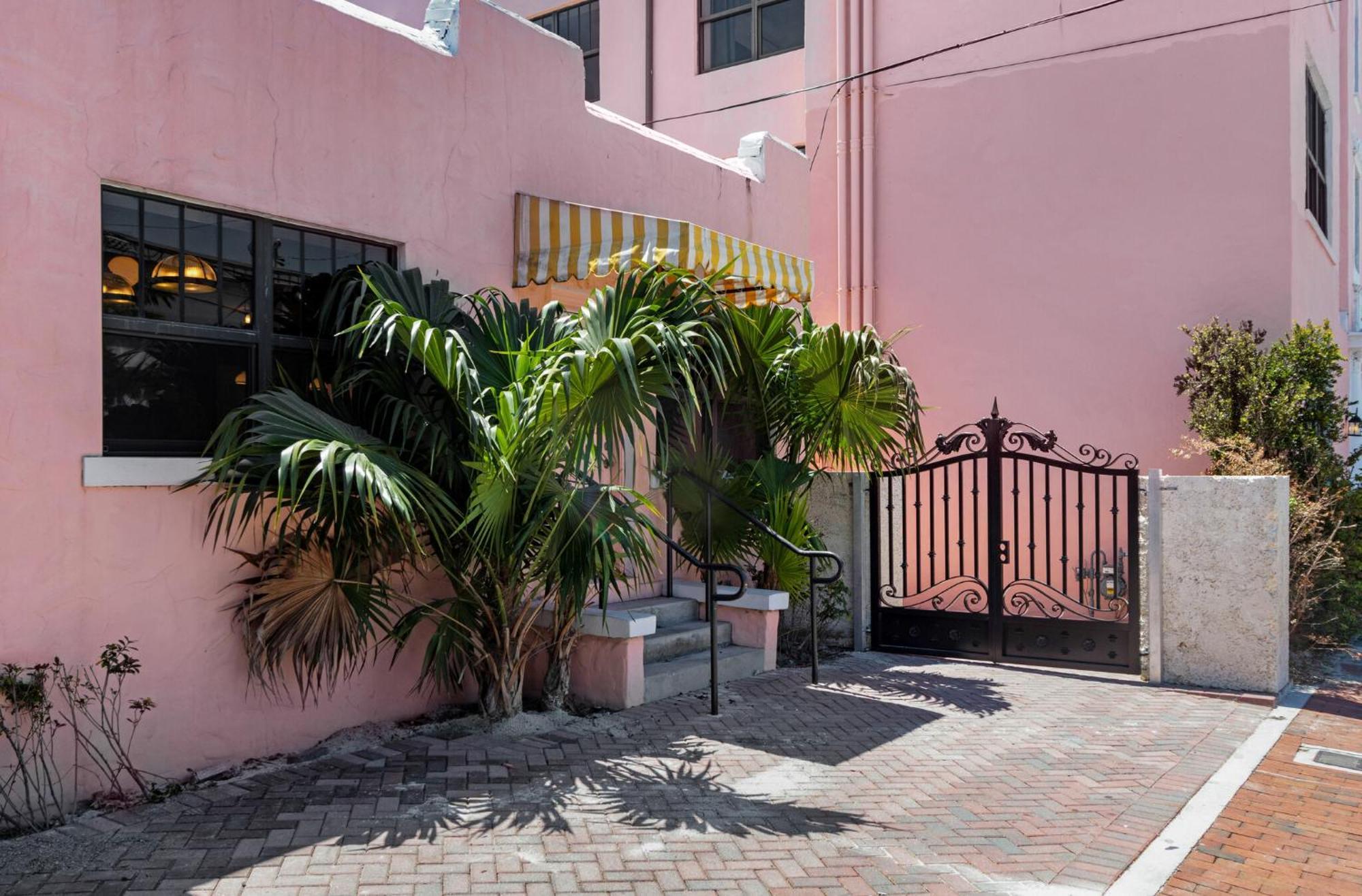 Roami At Tower Hotel - Calle Ocho Miami Kültér fotó